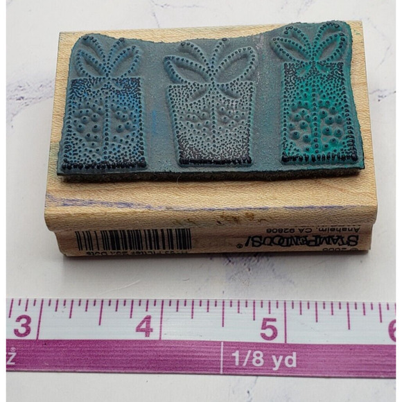 Stampendous Lots of Dots Gift Packages Presents Wood Mounted Rubber Stamp - Picture 6 of 7